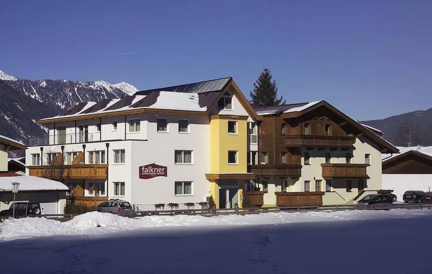 Holiday flat with sauna and indoor pool - Image 1