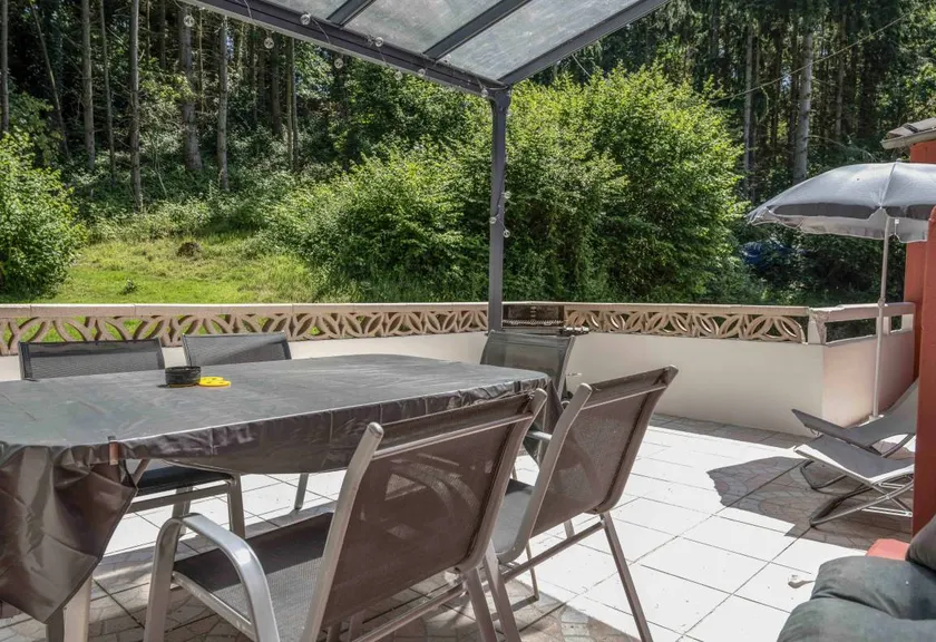 Maison de vacances avec terrasse, jardin et jacuzzi | Vue jardin - Image 1