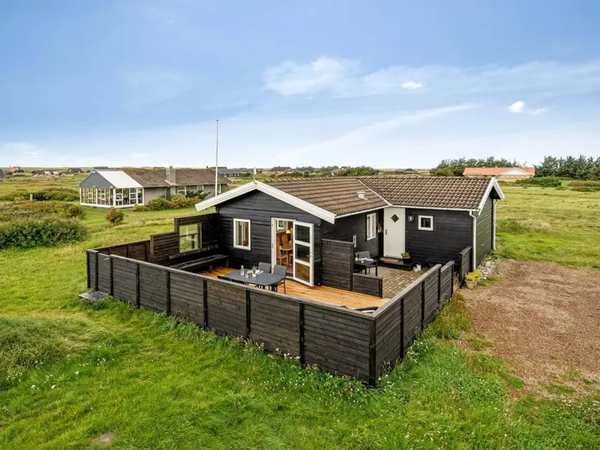 "Viveka" - 500m from the sea - Image 1