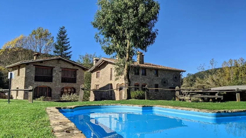 Child-friendly holiday apartment with BBQ, pool & garden | Garden view | Pets are welcome - Image 1