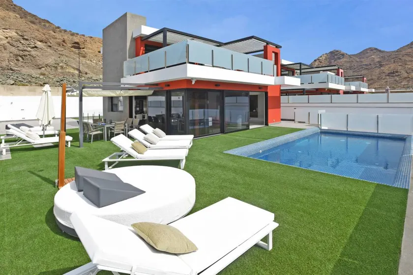 Fully equipped house with BBQ, private pool & terrace - Image 1
