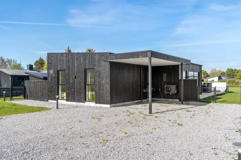 Fully equipped beautiful holiday home with terrace, BBQ & hot tub | Dogs allowed - Image 1