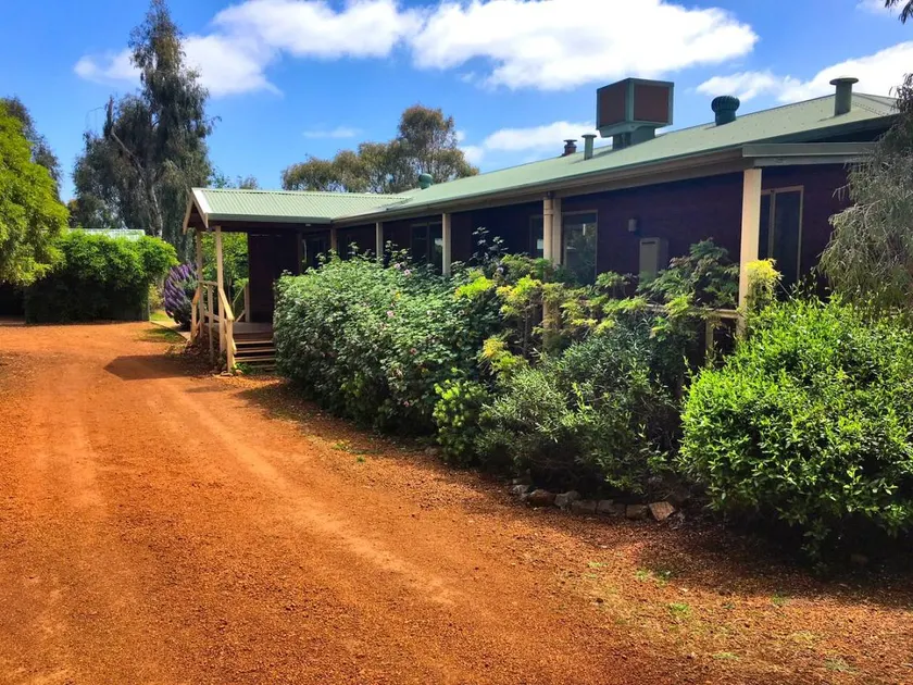 Remote Cottage on a Gorgeous Orchard Farm in Balingup, Western Australia - Image 1