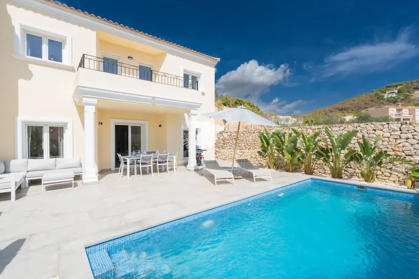 Voll ausgestatteter gemütlicher Bungalow mit Grill, privatem Pool und Garten - Image 1