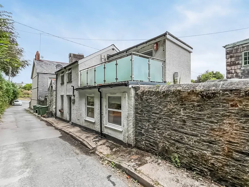 Children-friendly lovely cottage with terrace & garden | River view | Pets allowed - Image 1