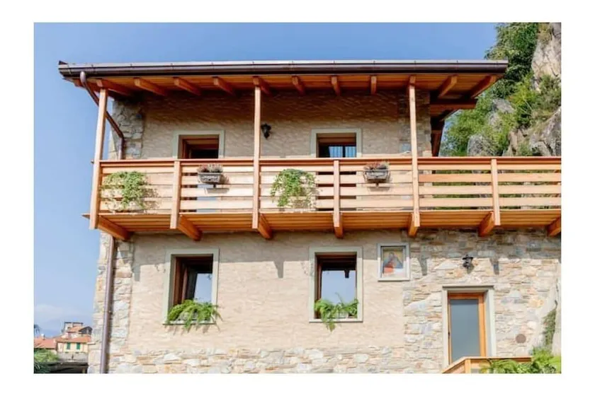 Chalet with terrace, sauna & pool - Image 1