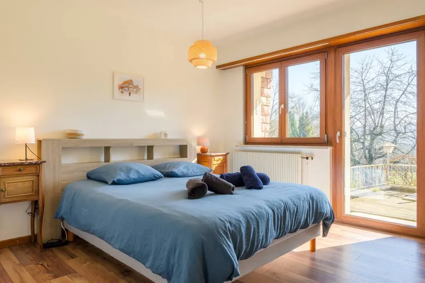 Family-friendly holiday home with terrace, garden & fast internet | River view | Suitable for remote work | Pets allowed - Image 1