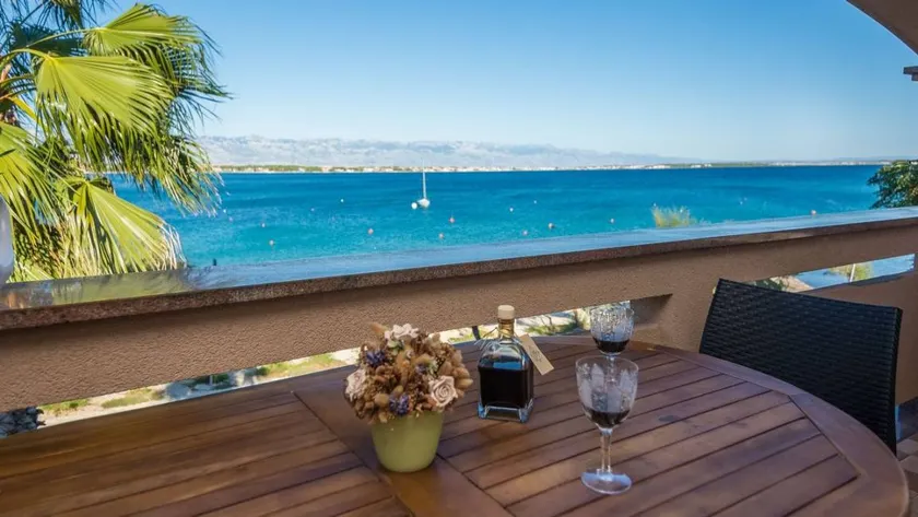Holiday apartment with terrace & barbecue | Sea view - Image 1