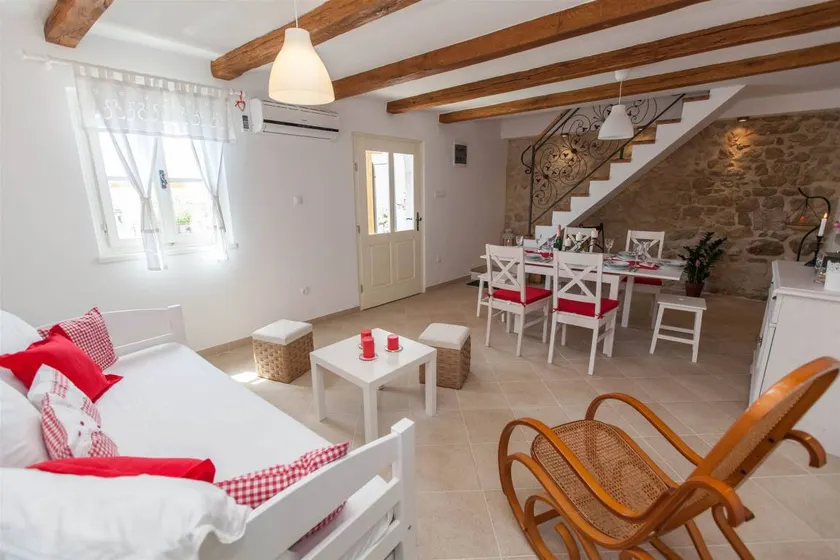 Holiday home with private pool, barbecue & garden | Garden view - Image 1