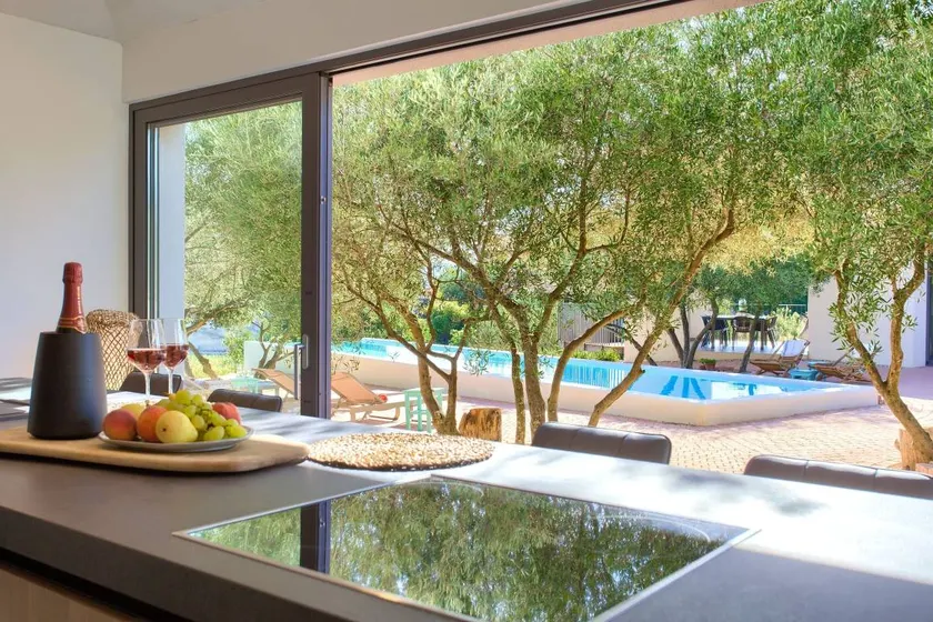 Holiday home with private pool - Image 1