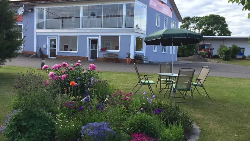 Holiday apartment with garden, barbeque & terrace | Good for workation - Image 1