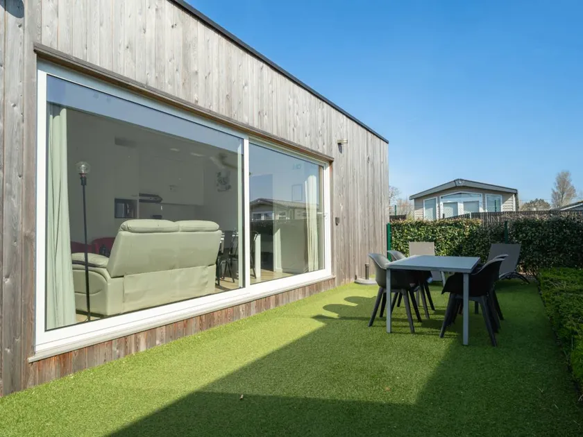 Lovely house with garden & terrace | Dogs allowed - Image 1