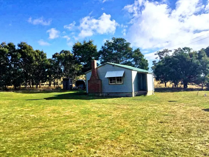 Pet-Friendly Cottage Getaway on a Farm near Hamilton, Tasmania - Image 1