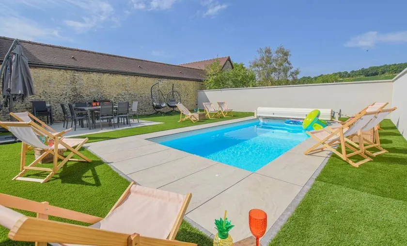Gîte avec barbecue, terrasse et piscine privée - Image 1