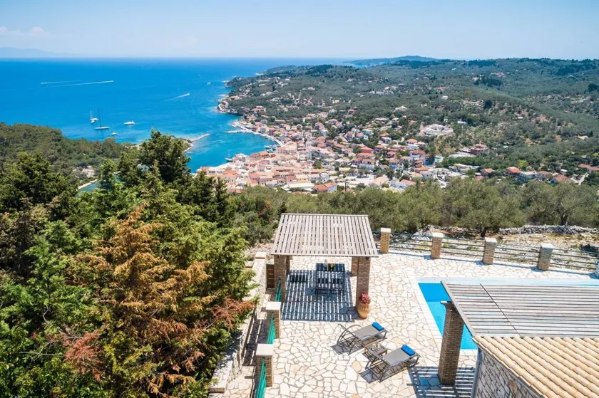 Delightful Paxos Villa 2 Bedrooms Villa Jizo Breathtaking Sea/Gaios Views and Private Pool Loggos - Image 1