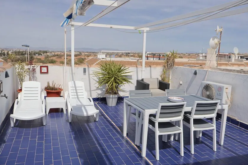 Fully equipped pleasant apartment with pool, barbeque & terrace - Image 1
