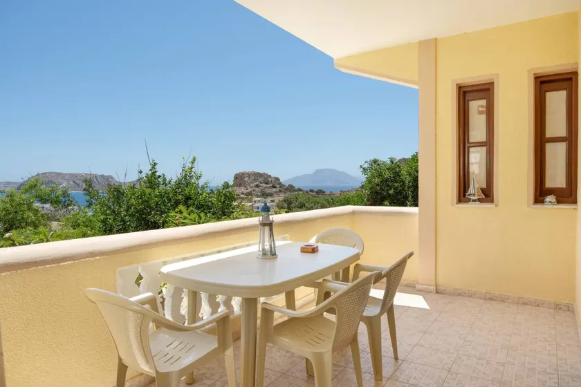 Holiday apartment with garden & terrace | Beach view - Image 1