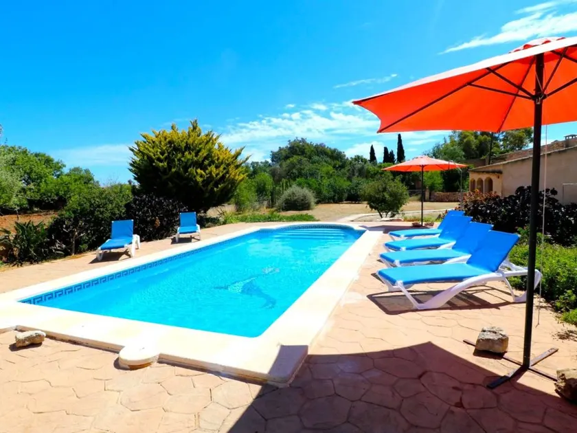 Fully equipped charming holiday apartment with garden, private pool & barbeque | Pet-friendly - Image 1