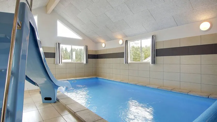 Family-friendly holiday home with terrace, private pool & garden | Pets allowed - Image 1
