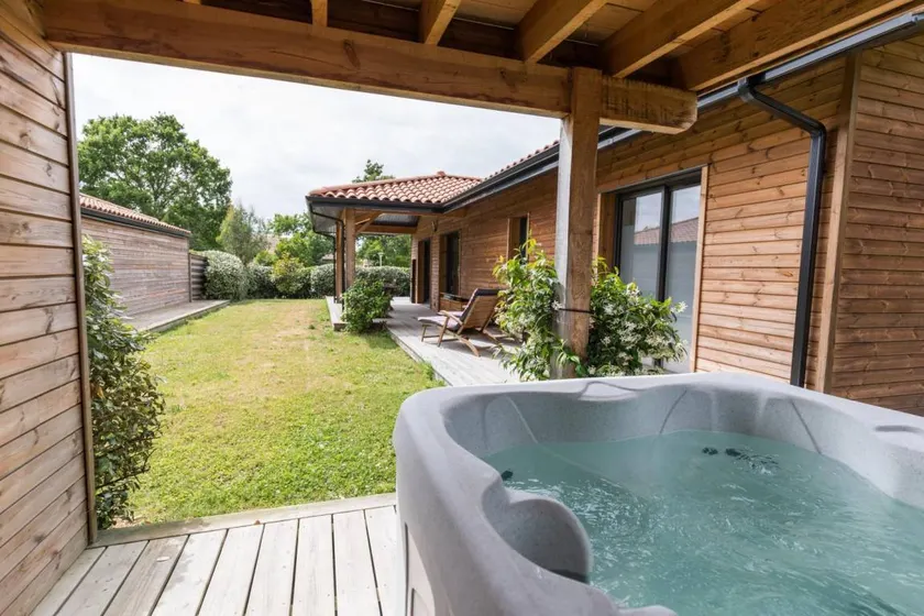 Fully equipped gite with garden & terrace - Image 1