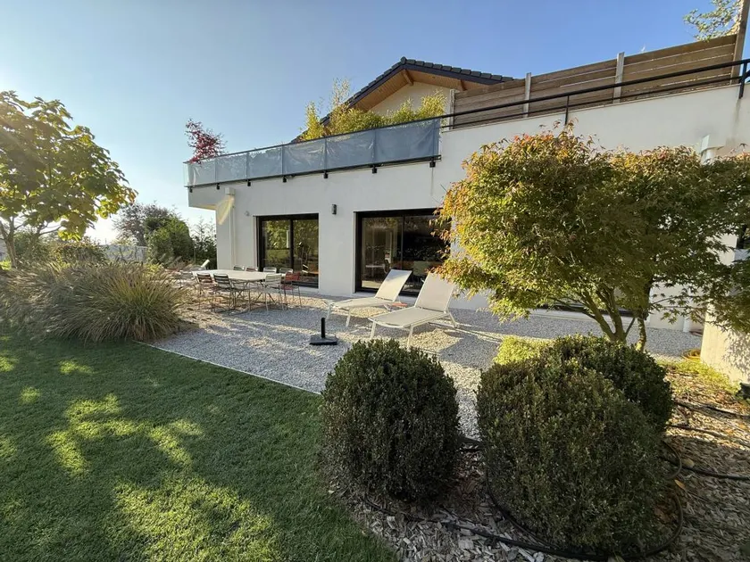 Family-friendly lovely apartment with sauna, terrace & garden | Perfect for remote work - Image 1