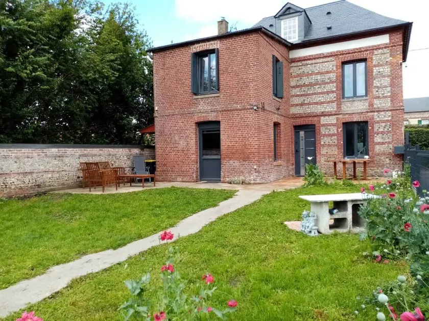 Fully equipped lovely holiday home with BBQ & terrace - Image 1