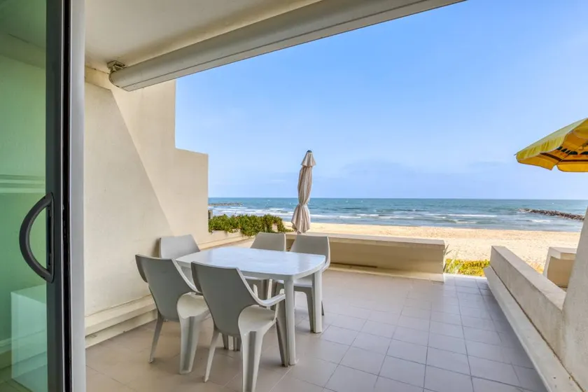 Apartment "Première Ligne Avec Terrasse" with Sea View, Private Terrace & Wi-Fi - Image 1
