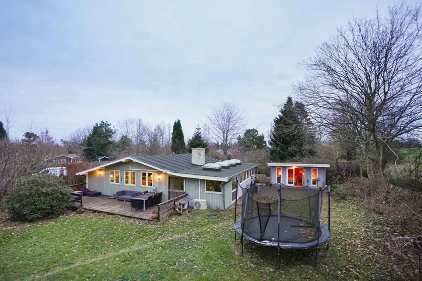 Children-friendly charming holiday home with BBQ & garden | Golf view | Pet-friendly - Image 1