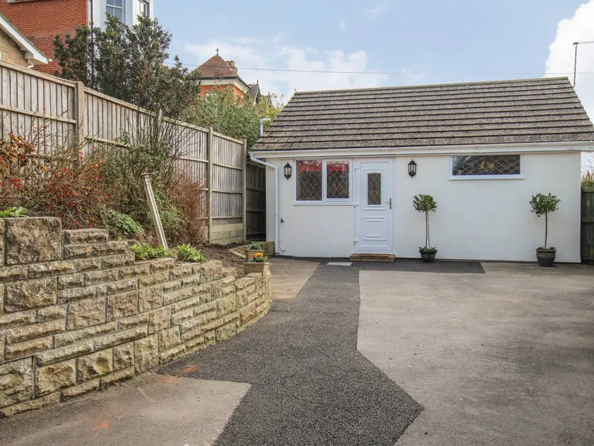 Wonderful cottage with garden | Beach view - Image 1