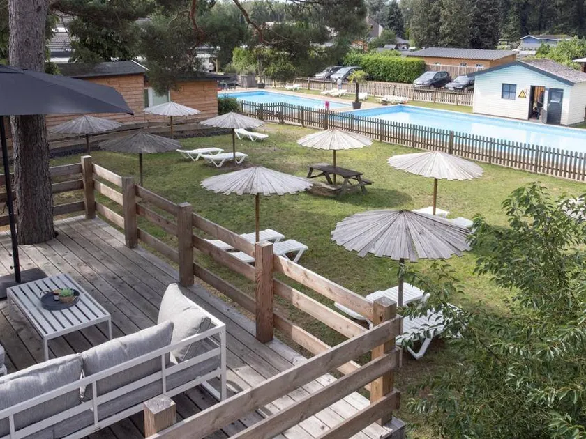 Charming bungalow with pool & terrace - Image 1