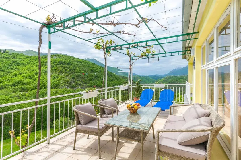 Apartment with terrace | Garden view - Image 1