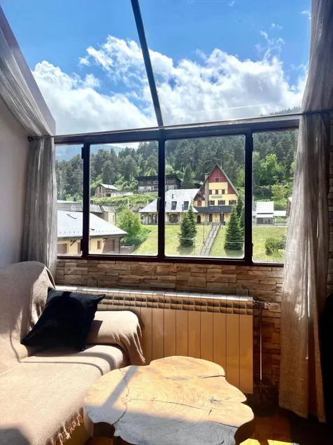 Apartment | Mountain view - Image 1