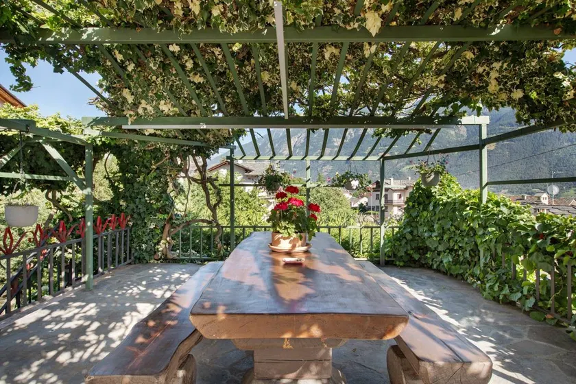 Apartment with terrace | Mountain view - Image 1