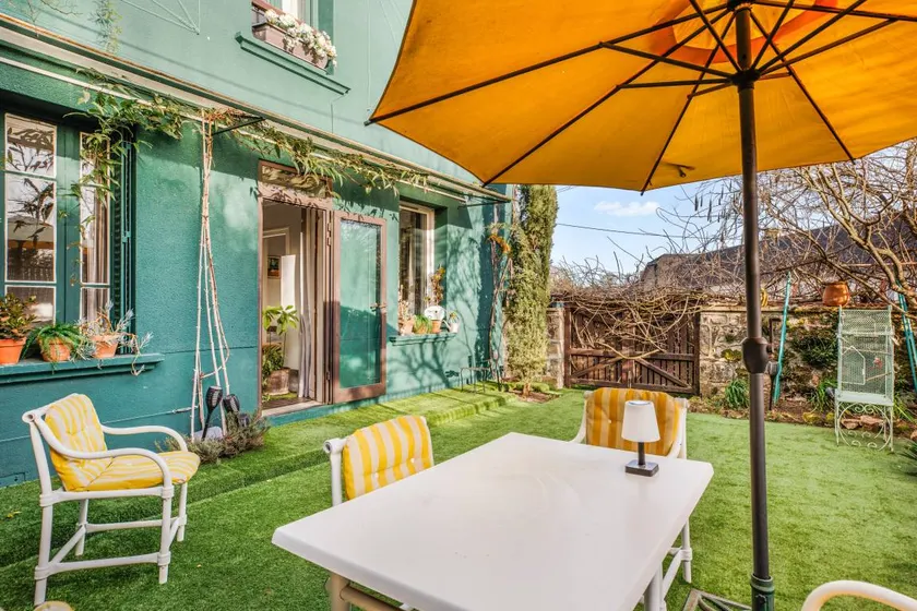 House with BBQ, terrace & garden | Garden view - Image 1