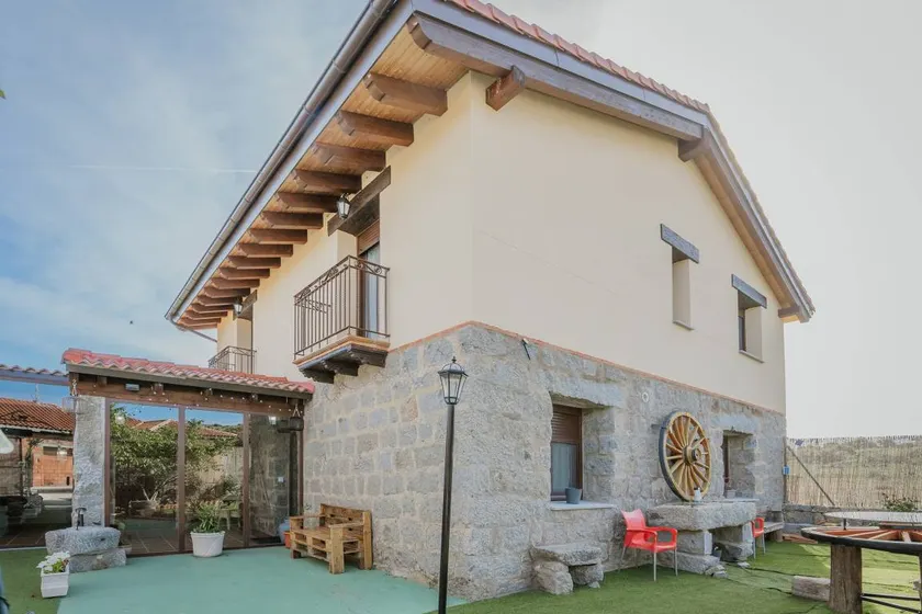 Ferienhaus mit Garten und Grill | Stadtblick - Image 1