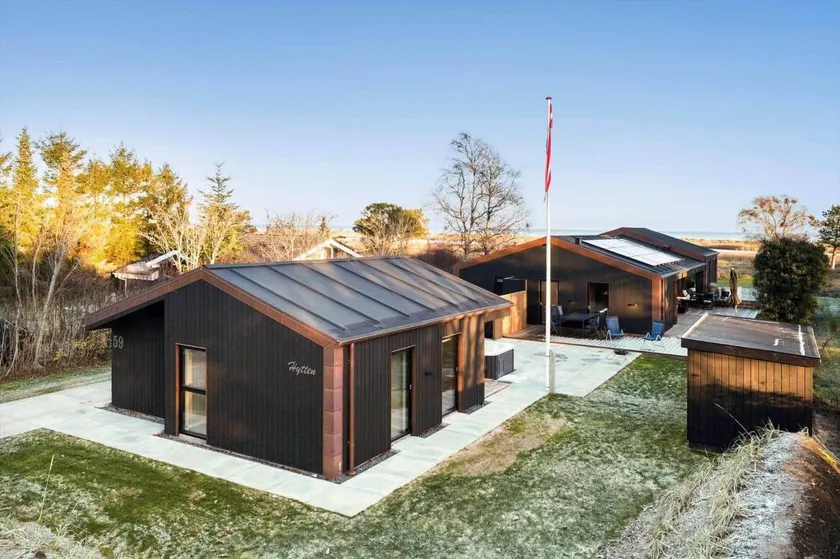 Ferienhaus mit Terrasse, Whirlpool und Sauna - Image 1