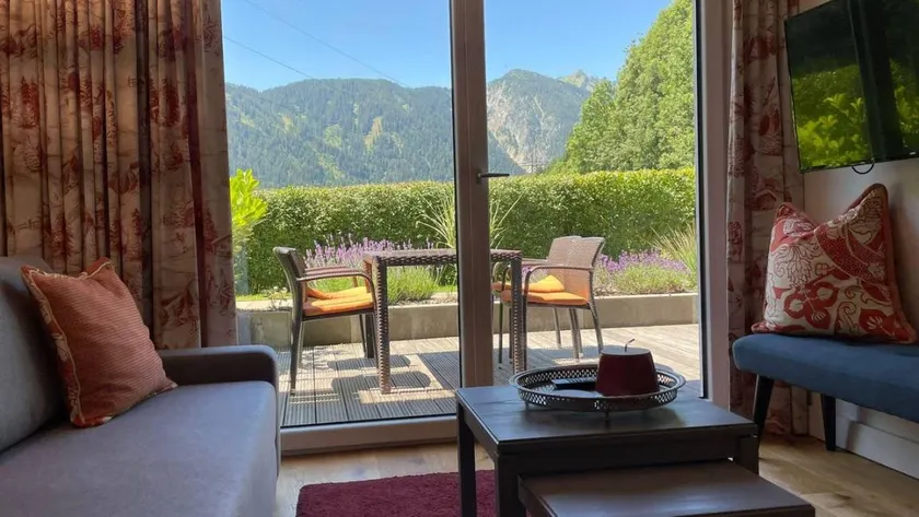 Holiday apartment with garden & terrace | Garden view - Image 1
