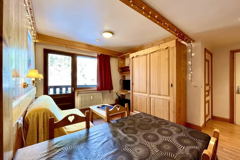 Warm Family Apartment - Image 1