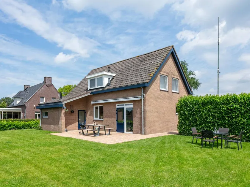 Holiday home with terrace | Pets allowed - Image 1