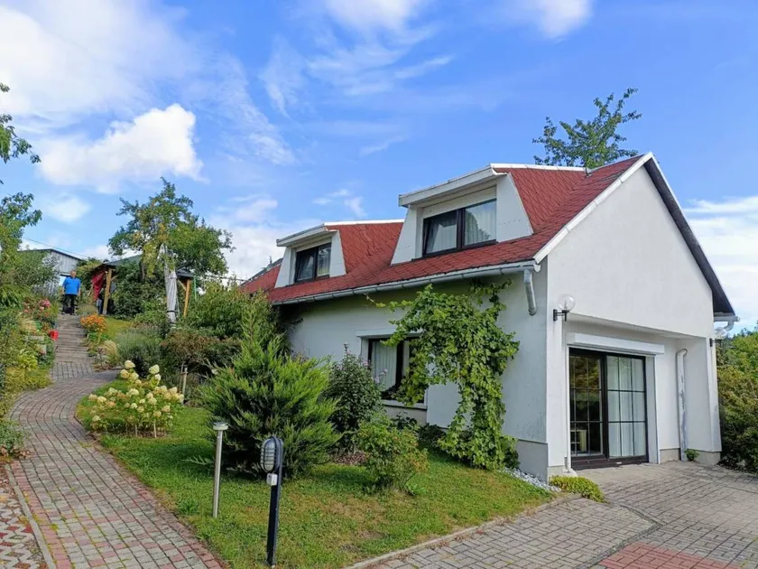 Holiday home near the Rennsteig in the Thuringian Forest with garden and terrace - Image 1