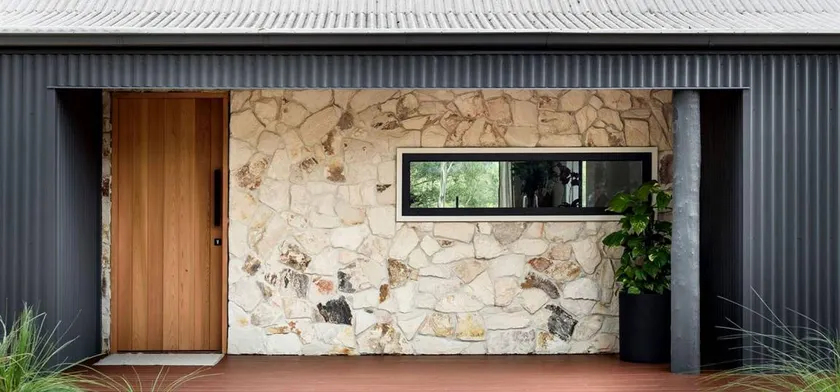 Classy Hunter Valley Villa Rental with a Unique Stone Bath for Two - Image 1