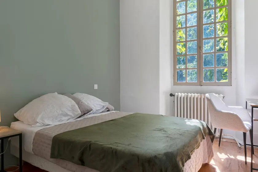 Dedicated room with terrace & garden | Garden view - Image 1