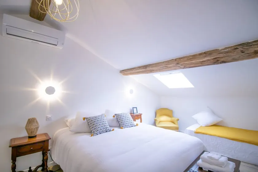 'Murella' Room with Wi-Fi and Air Conditioning - Image 1