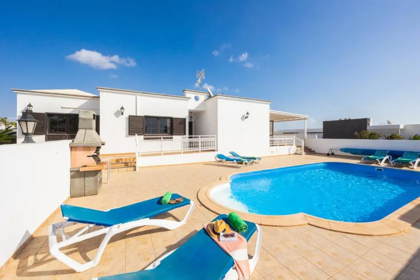 Bellissima villa accogliente e familiare con griglia, terrazza e giardino - Image 1
