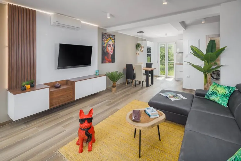 Fully equipped apartment with garden & terrace | Sea view - Image 1