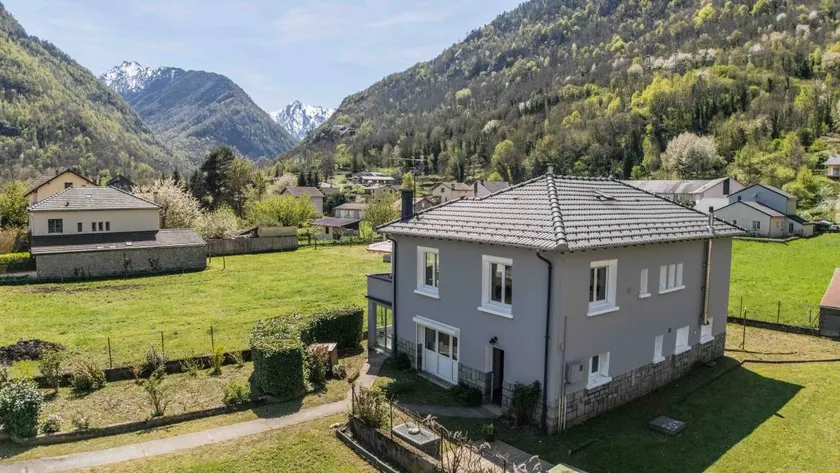 Children-friendly charming cottage with terrace, barbecue & garden | Mountain view | Perfect for remote work - Image 1