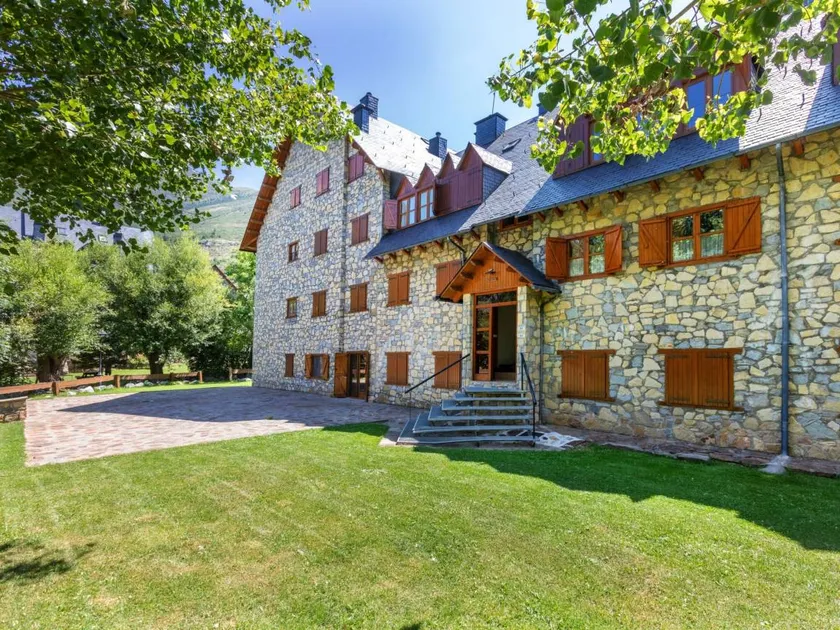 Fully equipped holiday apartment with garden | Mountain view - Image 1