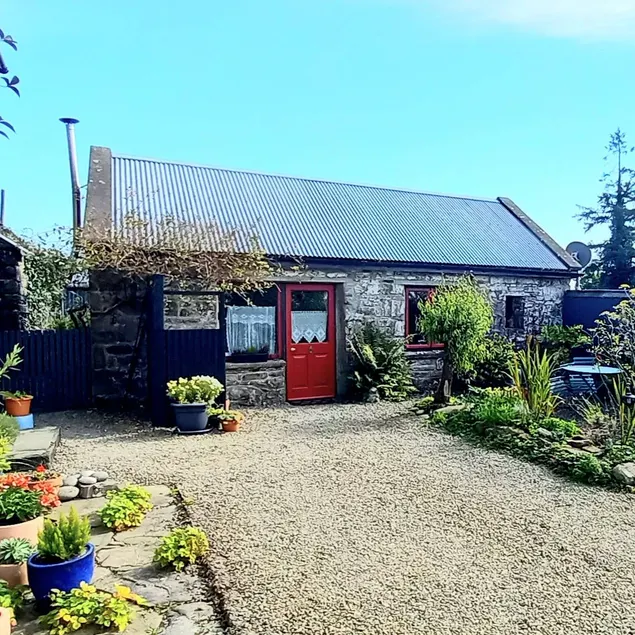 Druid cottage Bodyke - Image 1