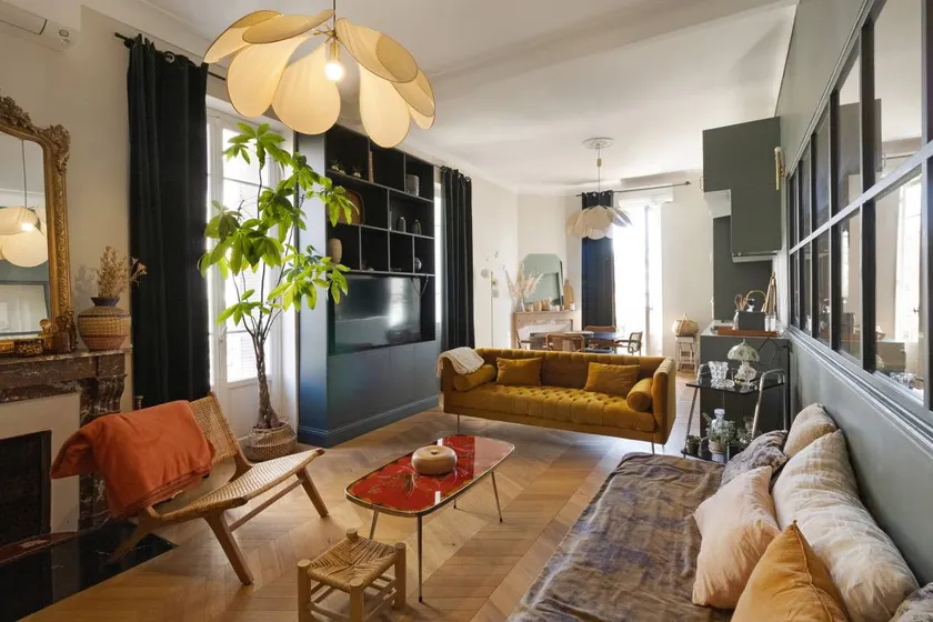 Apartment with terrace - Image 1