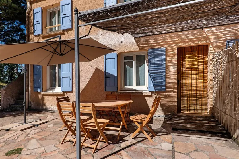 Wonderful holiday home with barbeque, garden & terrace | Mountain view - Image 1